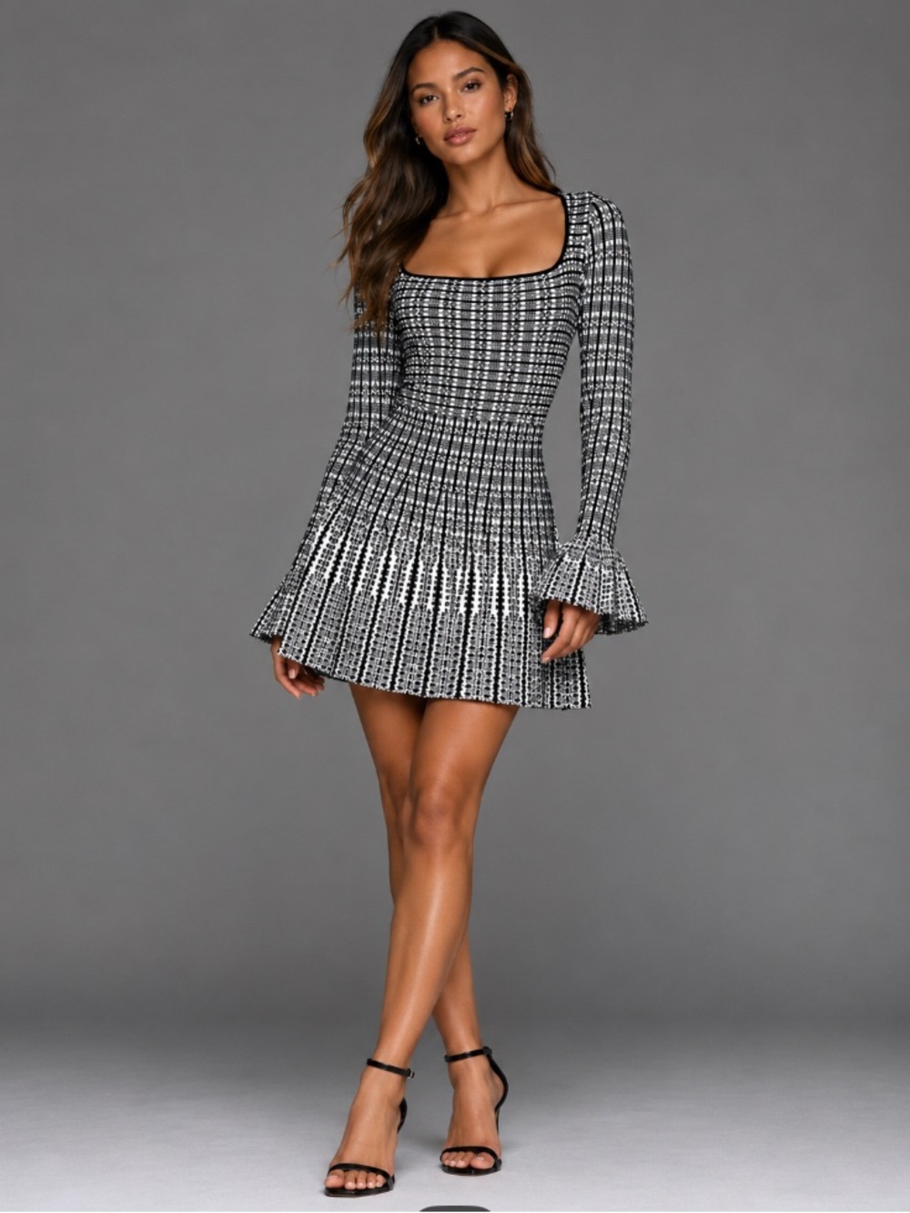 Anthropologie Black / White Long-Sleeve Pleated Mini Dress, NWT. Size XL Petite.